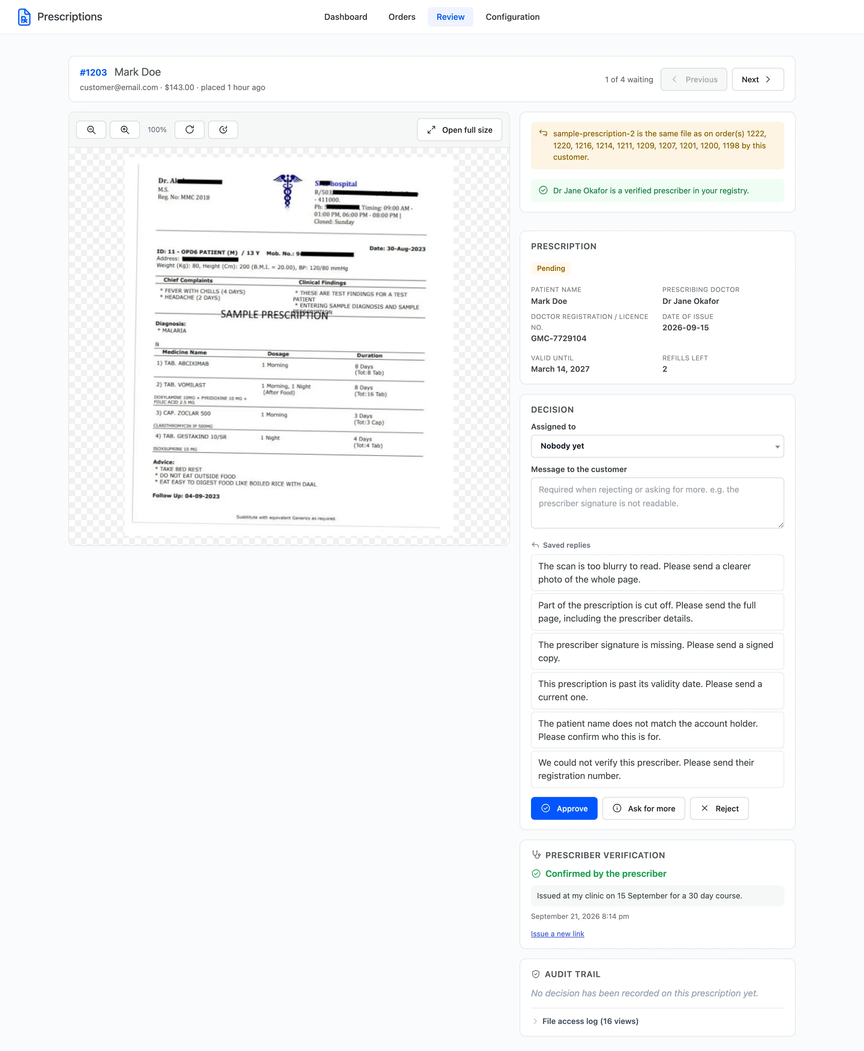 A pending order in the review workspace, with the prescription, its details and the decision buttons